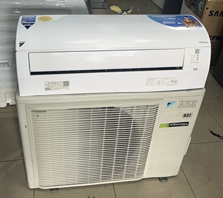 Máy lạnh DAIKIN inverter F40STEP-W 2HP Tiết kiệm điện  mới 95%