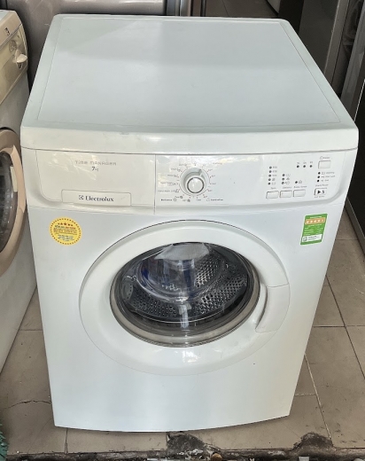 Máy giặt  cũ  Electrolux EWF 85761-7.0KG mới 95%