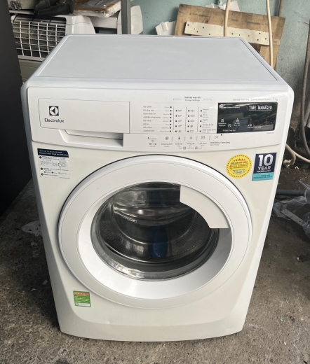 Máy giặt cửa trước 7kg Electrolux EWF80743  mới 95% 
