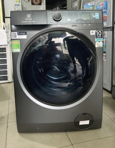 Máy giặt Electrolux UltimateCare 500 Inverter 9 kg EWF9024P5SB MỚI 95%