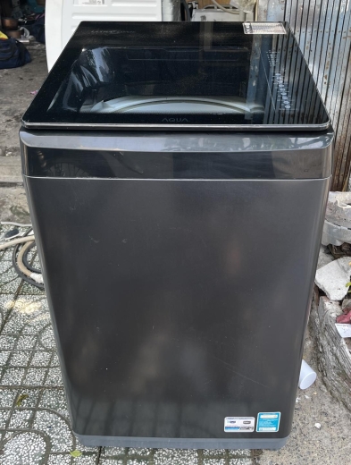 Máy giặt lồng đứng Aqua 10kg AQW-U100FT.BK mới 95%