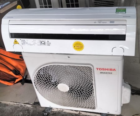 Máy lạnh Toshiba Inverter 1 HP RAS-H10KKCVG-V mới 95%