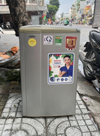 Tủ lạnh cũ Sanyo SR-9JR- 90 lít mới 95%