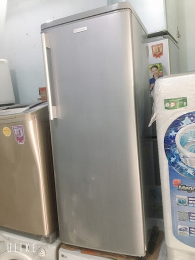 TỦ LẠNH ELECTROLUX 178 LÍT ERM1800PB