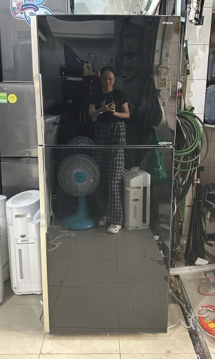 Tủ lạnh Hitachi Inverter 335 lít R-V400PGV3 mới 95%