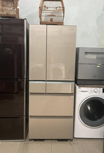 Tủ lạnh nội địa Nhật PANASONIC NR-F472XPV 470L mặt gương màu vàng cát cực đẹp 