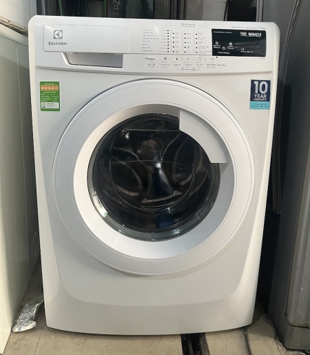  Máy giặt cũ  Electrolux 7.5 kg EWF85743 MỚI 95%