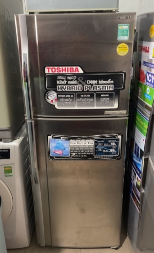 Tủ lạnh  cũ Toshiba 275 lít GR-R32FVUD không đóng tuyết mới 95%